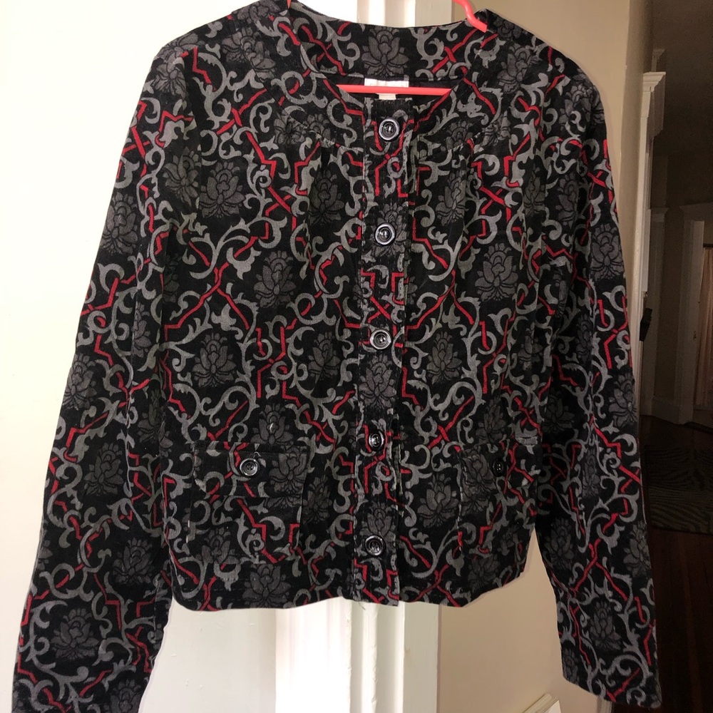 Chic soft blazer. Great in place of a sweater!